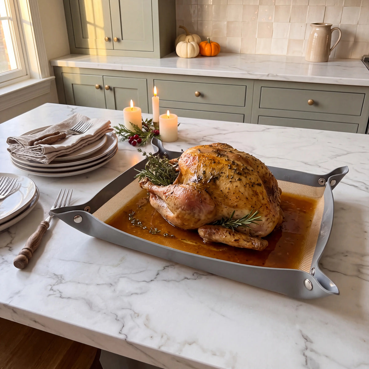 Roast turkey on TrayFold, the juices kept in the tray